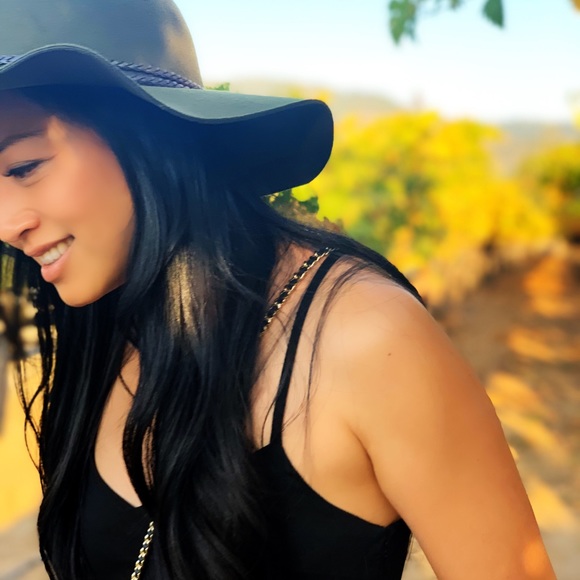 Meet your Posher, Stella - Picture 1 of 1